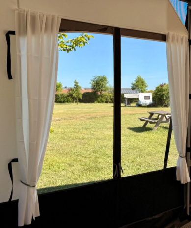 Daisy White gordijnenset